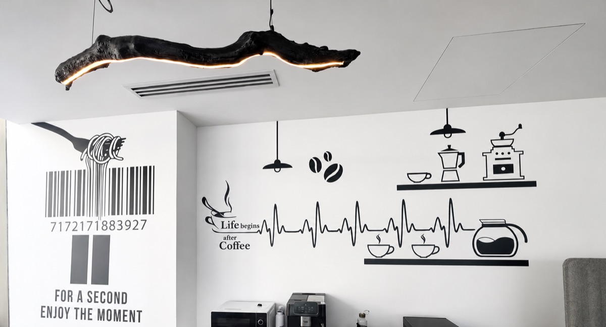 Pantry & Breakout Lounge